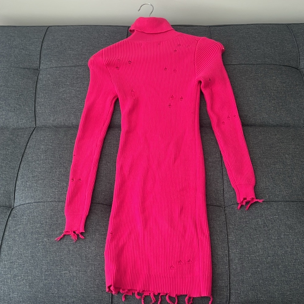 💗💗Hot pink sweater dress size small nwt turtleneck and rips - Picture 4 of 5